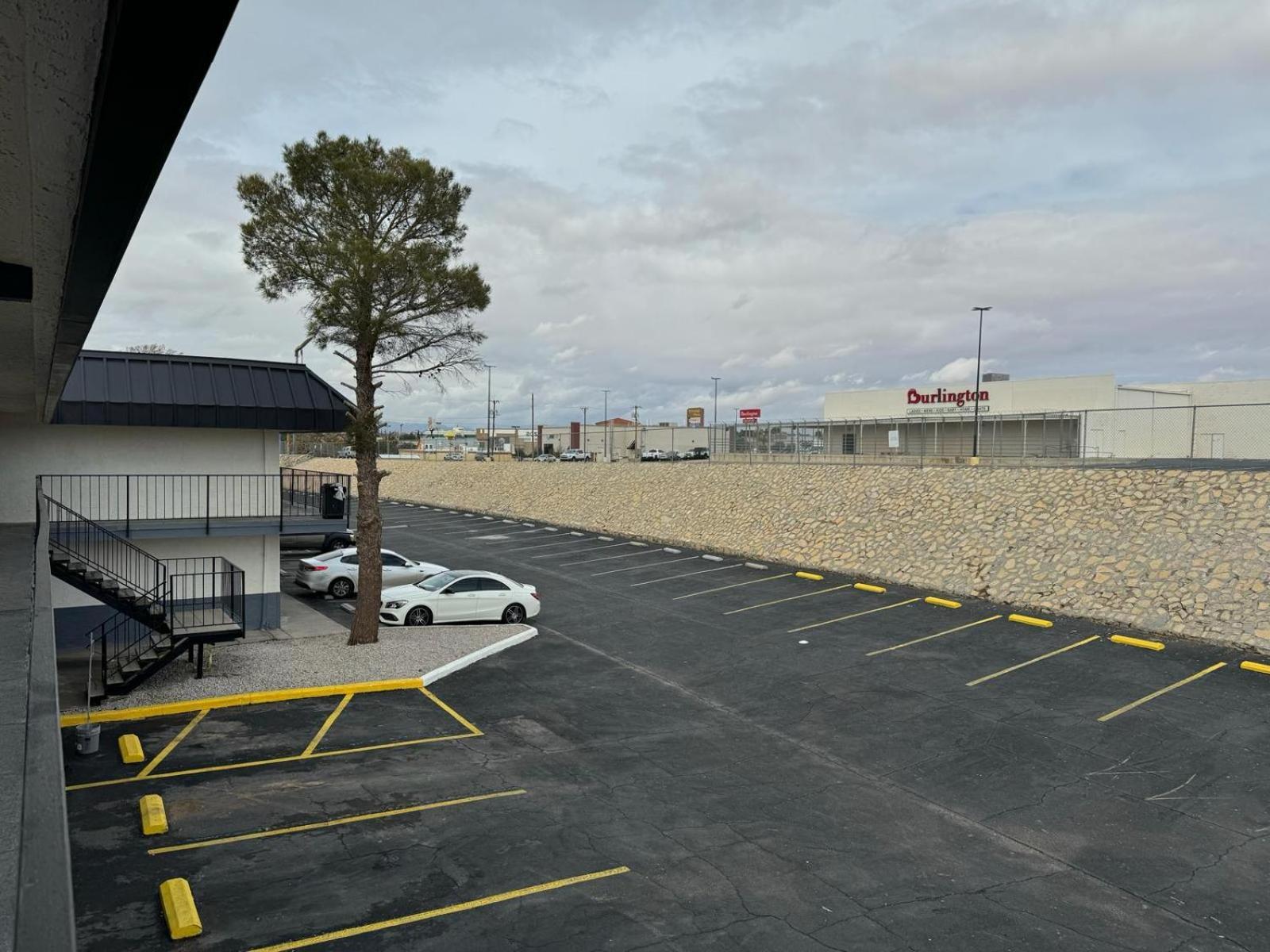 Days Inn By Wyndham El Paso Airport East Exterior photo